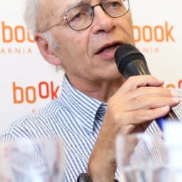 Portrait of Peter Singer